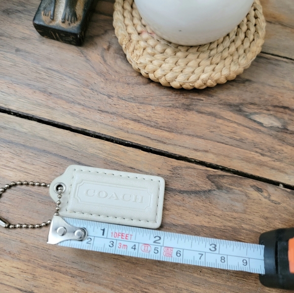 Coach white leather keychain bag charm pendant - Picture 3 of 3